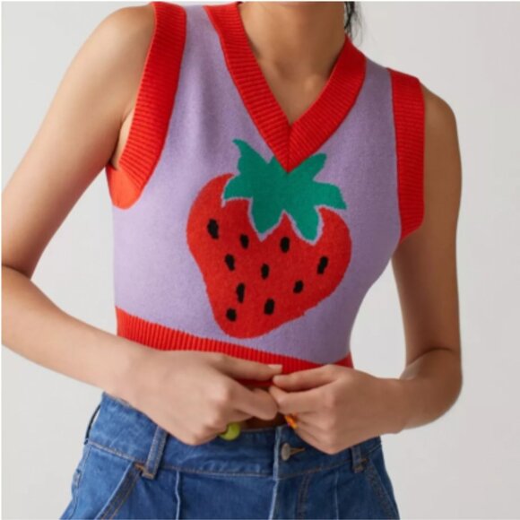 Urban Outfitters Randi Cropped Strawberry Sweater Vest – Size Small Petite - Picture 1 of 8